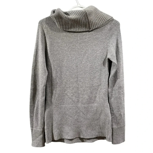 Le Chateau size small, gray cowl neck sweater, very warm. Wool and rabbit fur - Picture 3 of 3